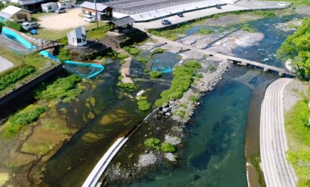 とてもキレイ 夏も冷たい！中島公園河川プール ドローン映像 4K 夏休みにおすすめ ウォータースライダー 河宇田湧水 Drone video in Nakashima Park River Pool