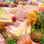 紅葉に彩られた岡城の大手門を歩く Walking main gate of Okajou castle colored with autumn leaves